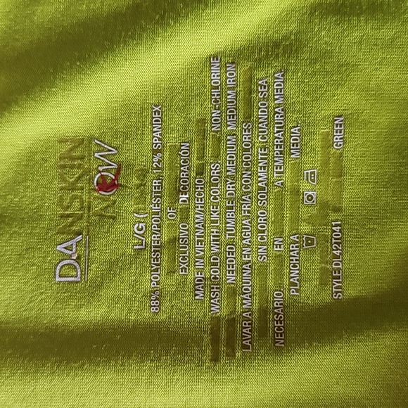DANSKIN NOW athletic long sleeve top. - Picture 2 of 5